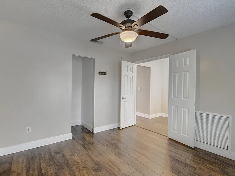 6165 Belleza Ln — Photo 24