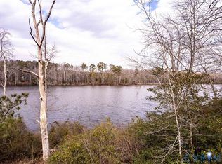 39 E Sunrise Dr, Warsaw, VA 22572