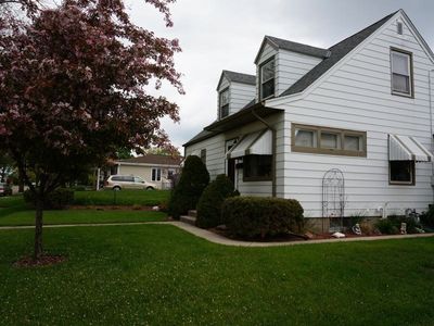 1206 S 101st St, West Allis, WI, 53214
