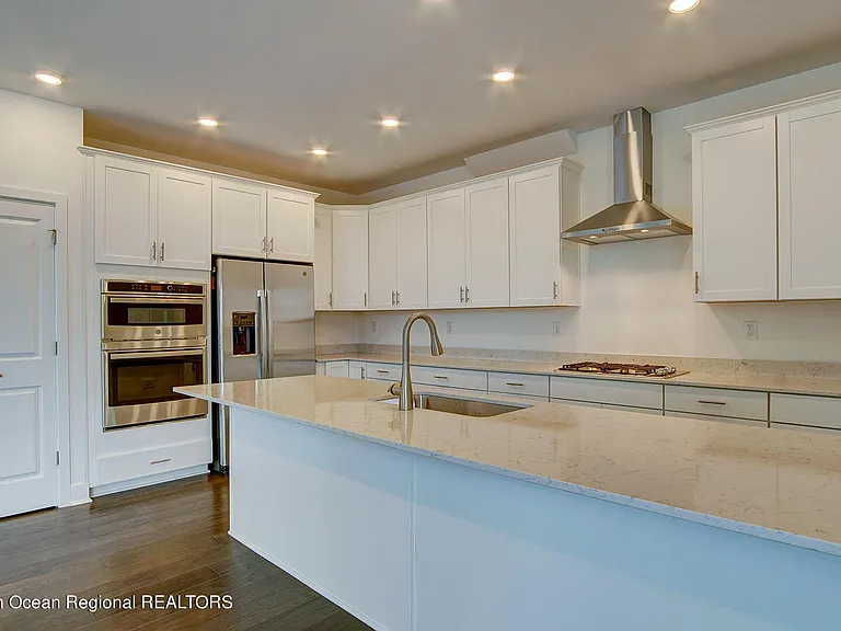 101 Pilot St — Photo 6