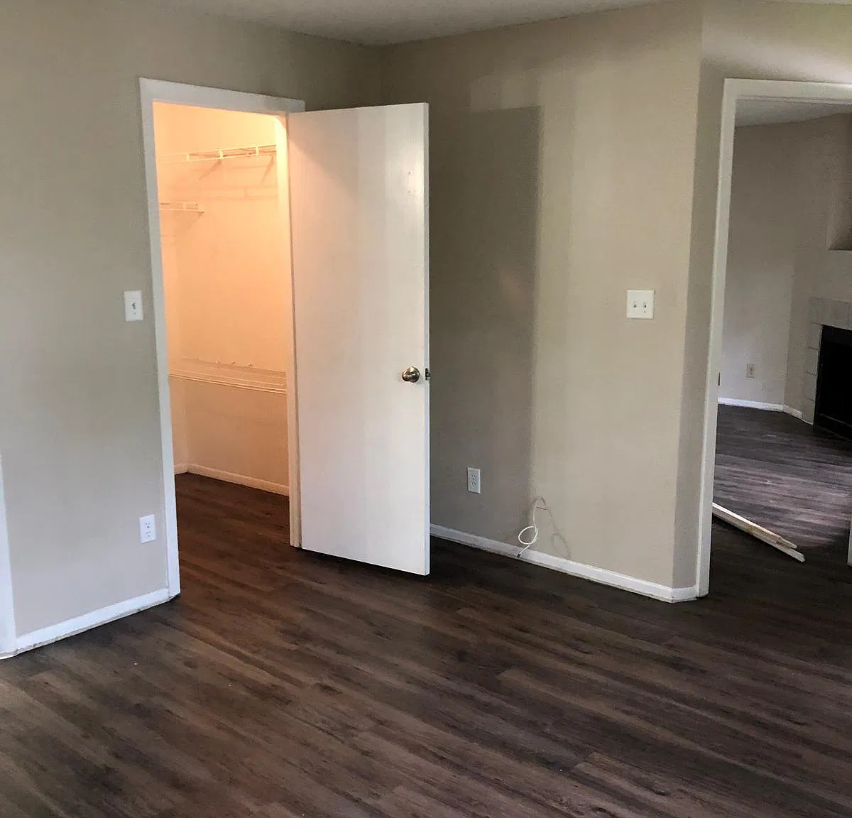 236 Afton Sq — Photo 2