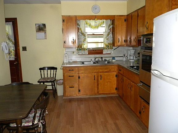 Eat in Kitchen
