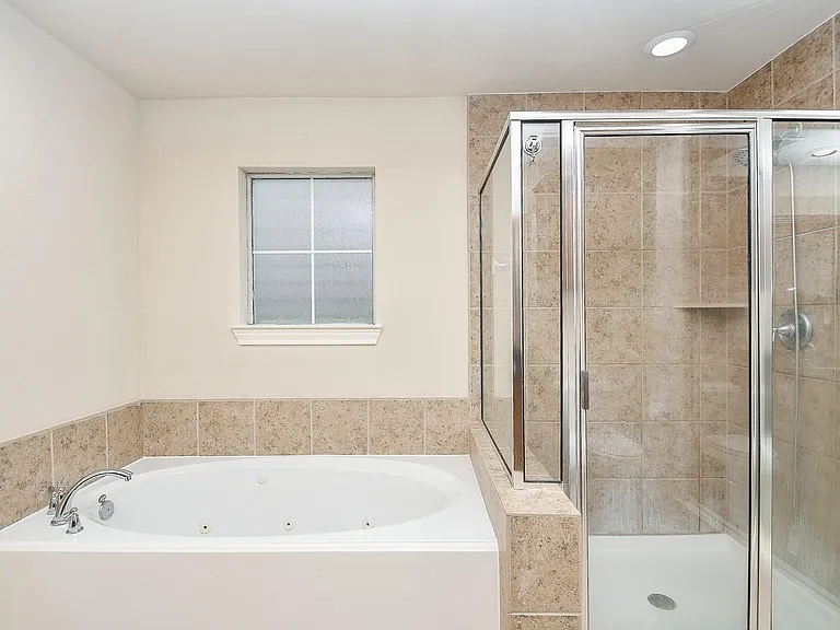 3126 Clearview Cir — Photo 17
