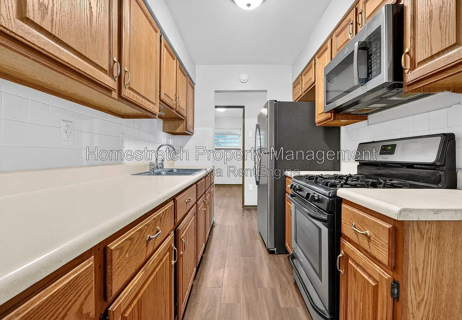 3 bed, 2.0 bath, 873 sqft, $1,450 — Photo 3