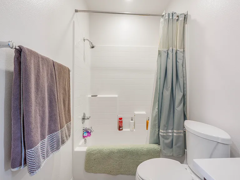 3220 N Ventura Rd — Photo 12