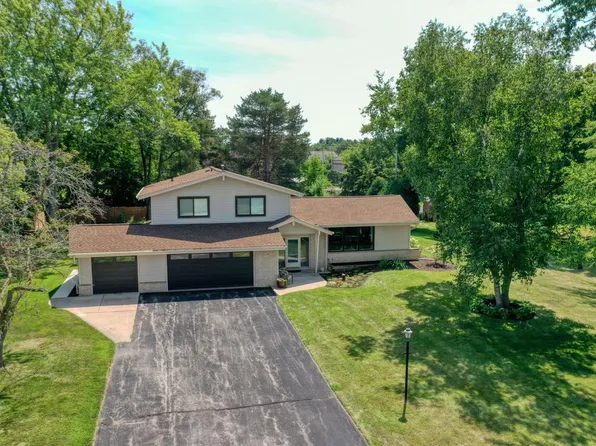 N27W26609 Lauderdale DRIVE, Pewaukee, WI 53072