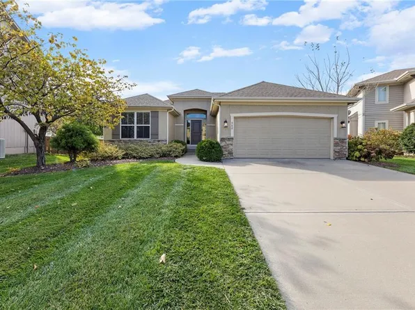 908 SE Sienna Ct, Blue Springs, MO 64014
