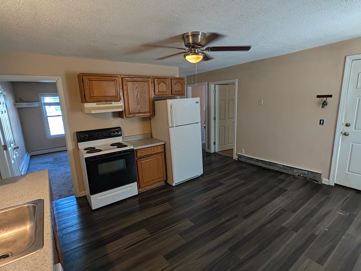 2 bed, 800 sqft, $1,650 — Photo 2