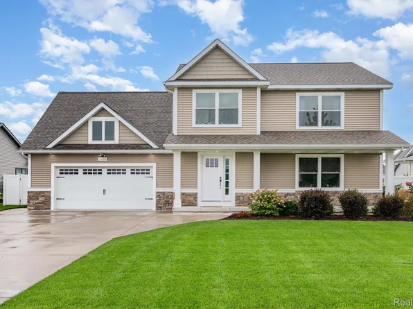 10224 Sarle Rd, Freeland, MI 48623