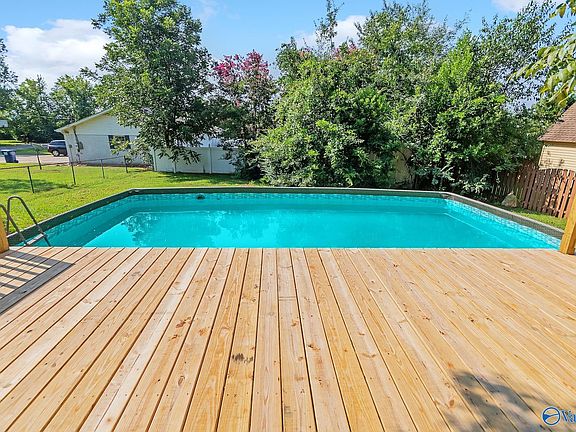 4th image of 403 Gilmore St