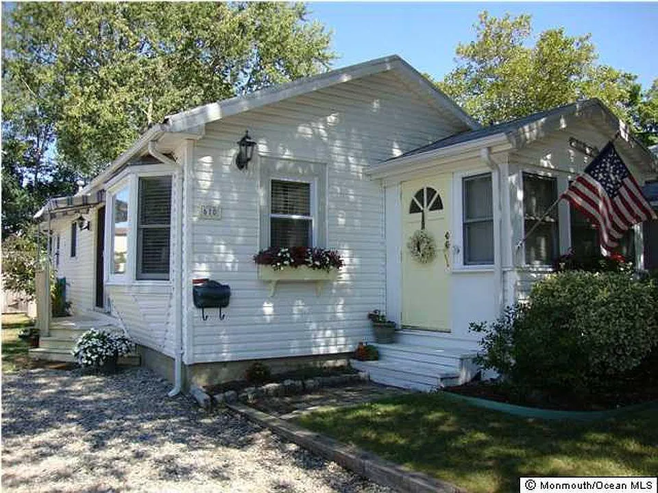 610 Central Ave — Photo 1