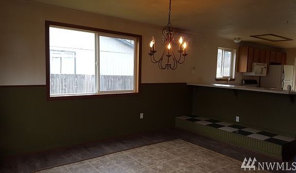 2nd image of 478 Huston St S