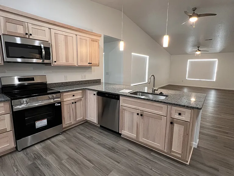 212 S Taylor St — Photo 18