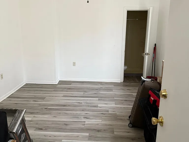 1009 N Irving Ave — Photo 2