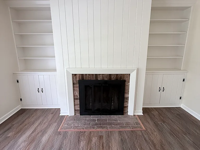 8504 Charing Cross Rd — Photo 4