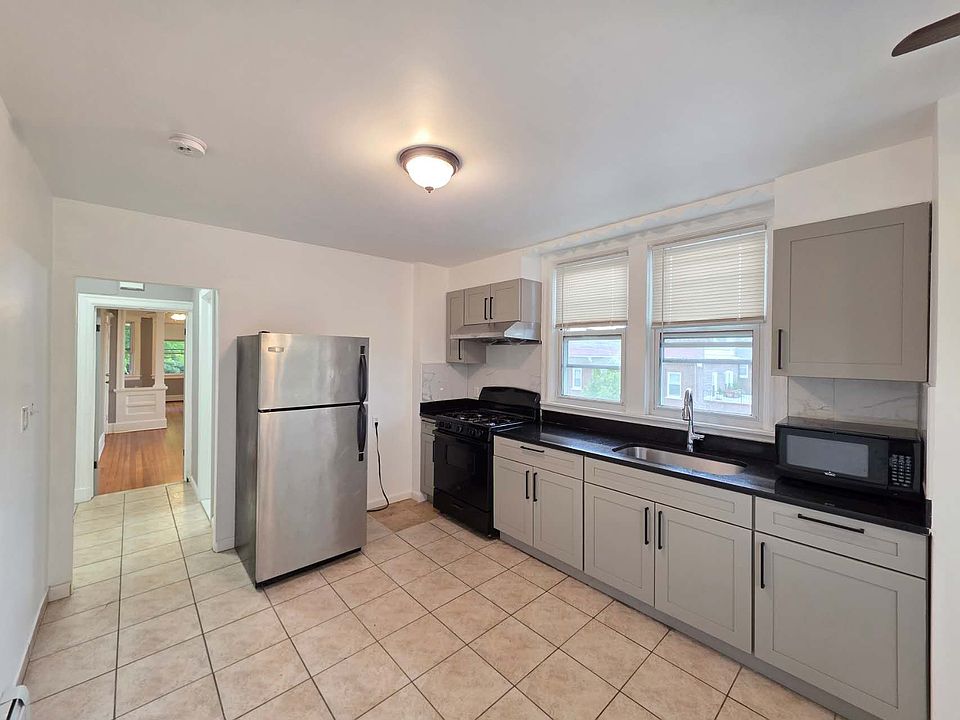 1st image of 635 Tompkins Ave Floor 2