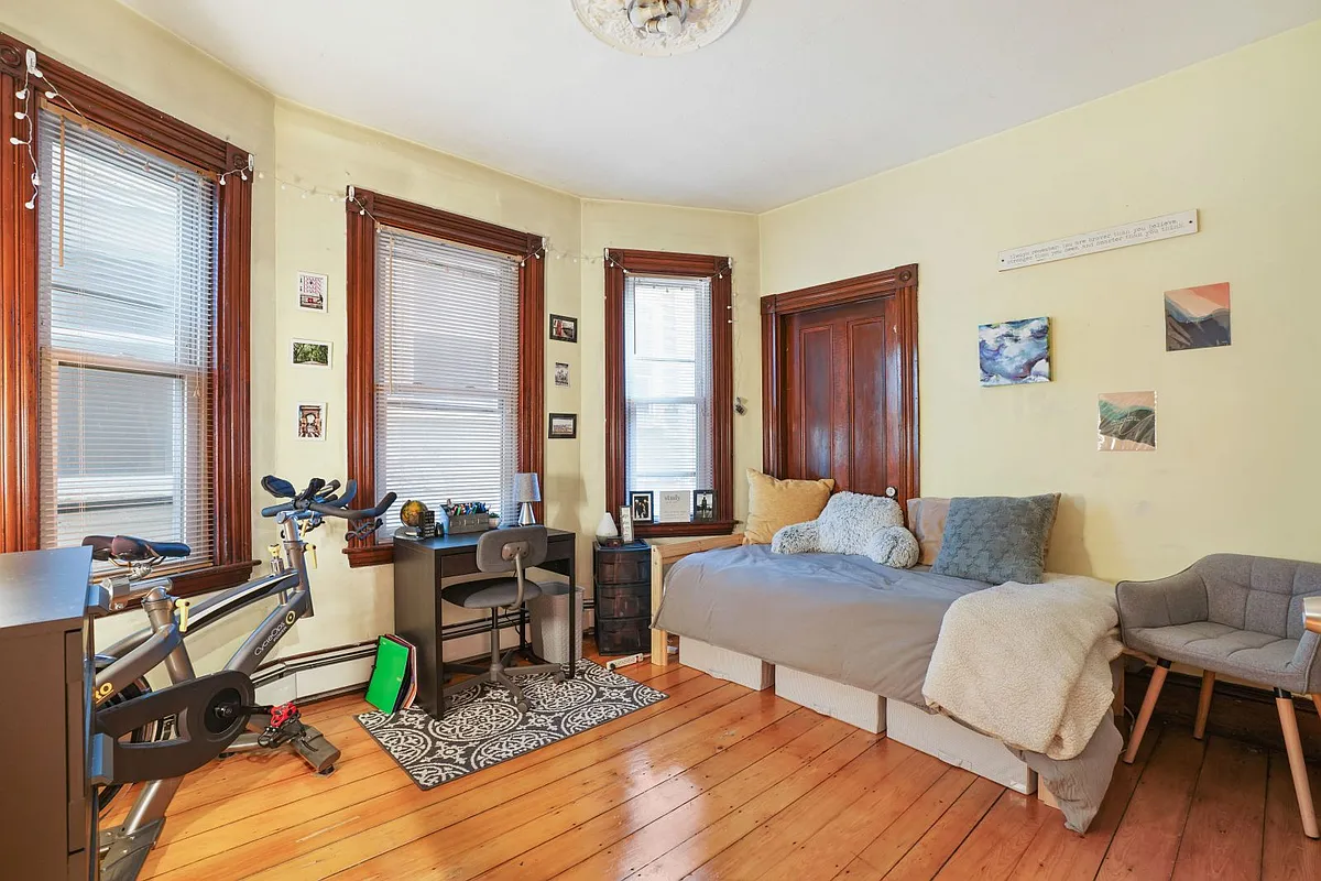 Building Photo - 68 Calumet St #5