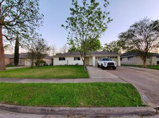 1139 Twin Falls Rd, Houston, TX 77088