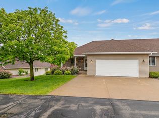 630 Prairie Hills Dr, Dodgeville, WI 53533