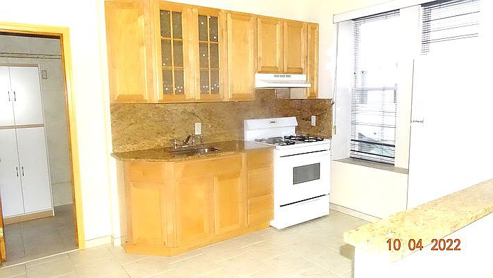 1st image of 2025 76th St APT 1