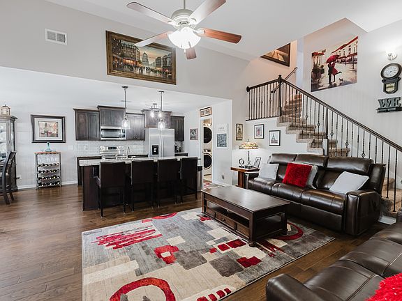 4th image of 1125 Gentry Dr
