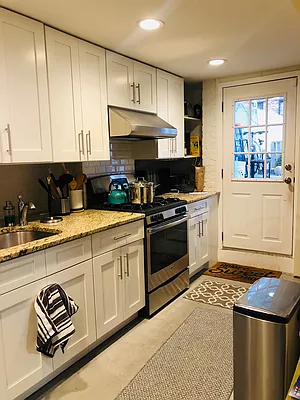 Rented by Sur Management LLC | media 20