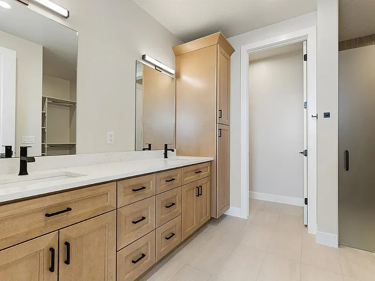451 N 200 E — Photo 9