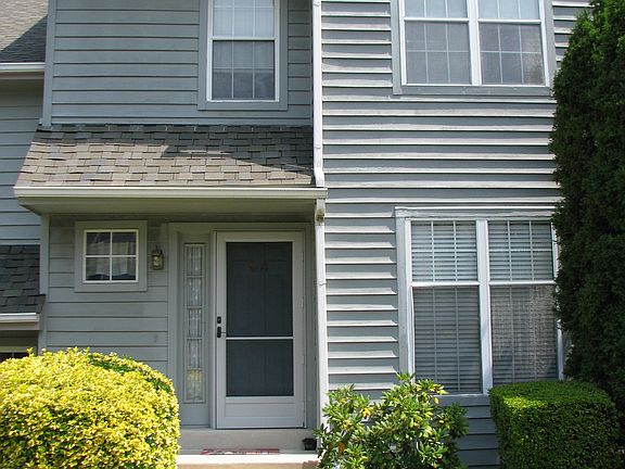 2nd image of 94 Knollwood Ct