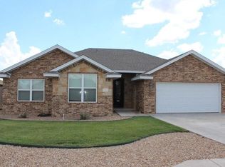 2405 Cobblestone Cir, Clovis, NM 88101