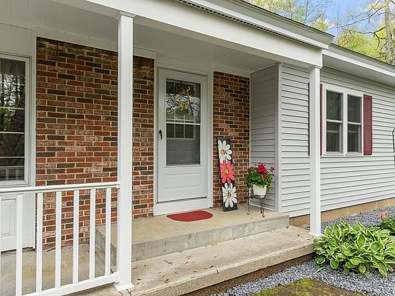 4th image of 248 Lyons Hill Rd