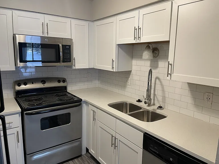 Park at City West Apartments — Photo 16