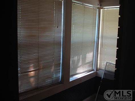 4th image of 82 Mimosa St #4