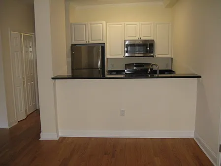 2 bed, 1.0 bath, $3,720 — Photo 4