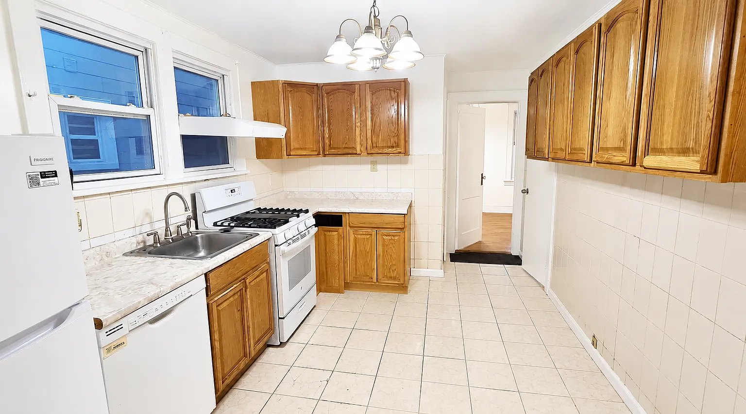 2 bed, $2,250 — Photo 2