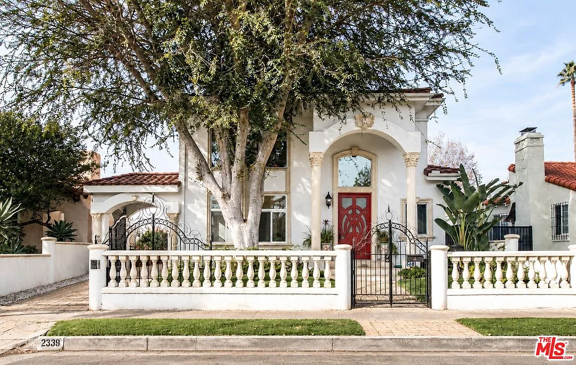 3 bed, 3.0 bath, 2487 sqft, $8,500 — Photo 3