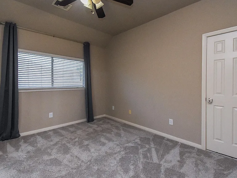 16915 Locust Springs Dr — Photo 28