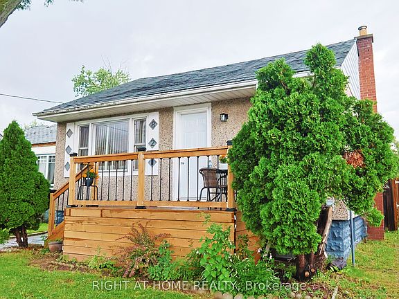 4th image of 82 Normanhurst Ave