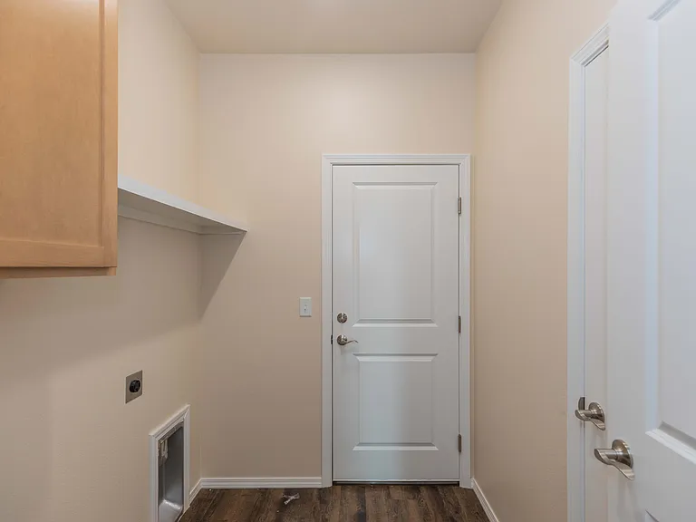 7602 Beck Dr — Photo 24