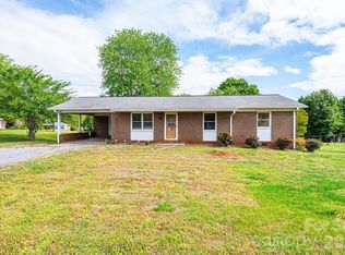 3886 Clay St, Claremont, NC 28610