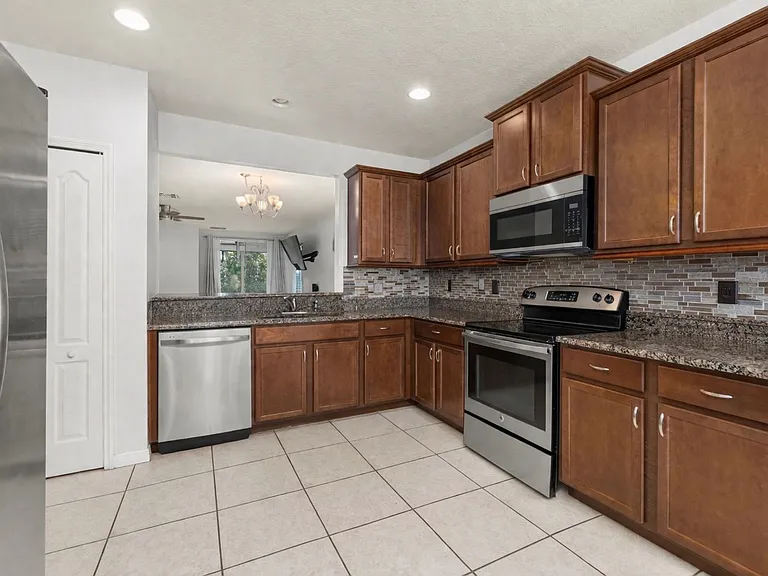 6018 Fallglow Ln — Photo 10