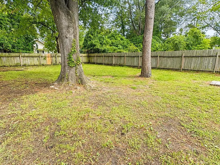 1103 Colonial Ave — Photo 28