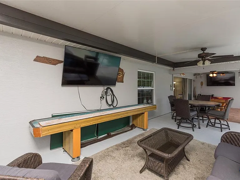 7 Lancaster Ln — Photo 38