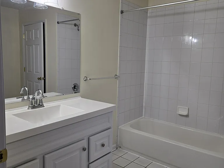 206 Pinelli Dr — Photo 1