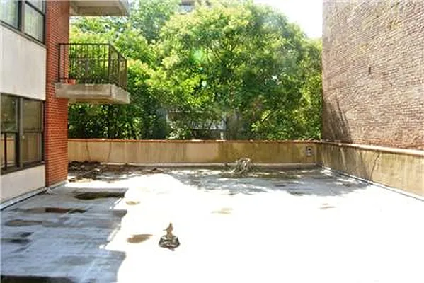 Sold by Maxwell Jacobs | media 17