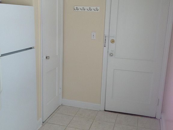 Standard 1 Bedroom Garden Style Kitchen