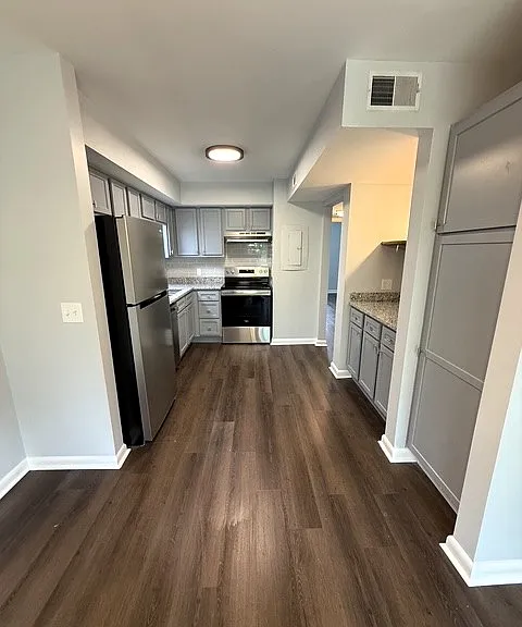 502 Clubhouse Ct — Photo 12