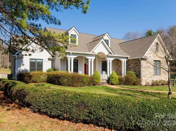 103 Blackstone Ct, Flat Rock, NC 28731