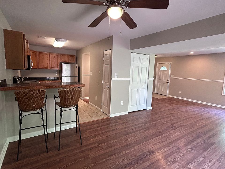 1st image of 10120 Scotch Hill Dr #10120