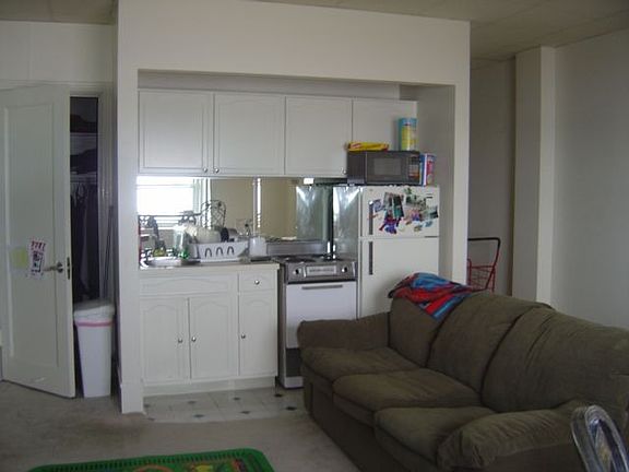 Modern Kitchenette
