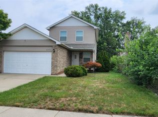26956 Merideth Dr, Warren, MI 48091